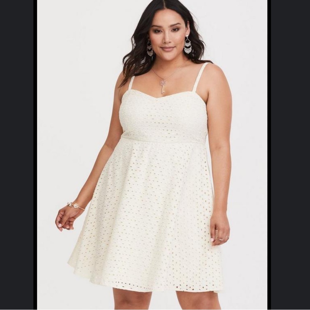 Torrid size 1x Ivory lace eyelet mini dress
